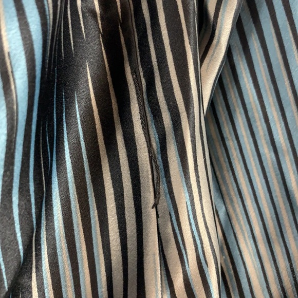 BCBGeneration Womens Blouse 3/4 Sleeve Blue Tan Black Flowy Arms 3/4 Button up S - Picture 9 of 9